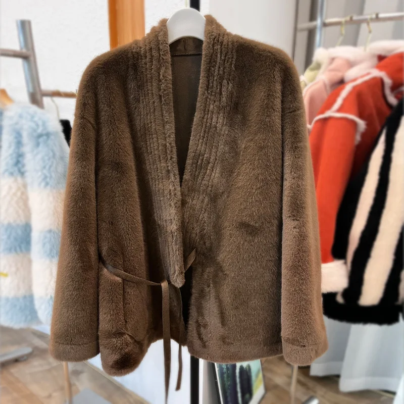 ZXRYXGS Neue Trendy Imitation Pelz Jacken frauen Mantel 2025, Neue Herbst Winter Mantel V-ausschnitt Spitze Up Taille Abnehmen Mode jacken