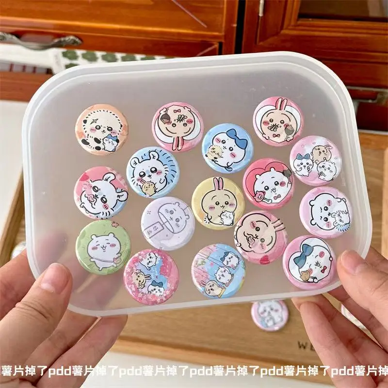 Épingles de badge Chiikawa sur le thème du printemps – Mini épingles en émail de dessin animé esthétique pour la décoration de scrapbooking et de journaux (amectueuses de l'emploi)