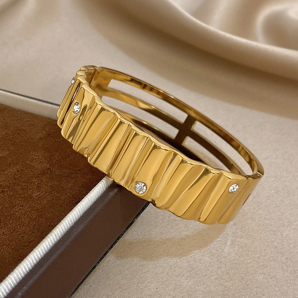 DODOHAO لامعة غير النظامية موجة الفولاذ المقاوم للصدأ الإسورة سوار المرأة الشرير الهندسة الربيع مشبك سوار واسع مجوهرات مقاومة للماء