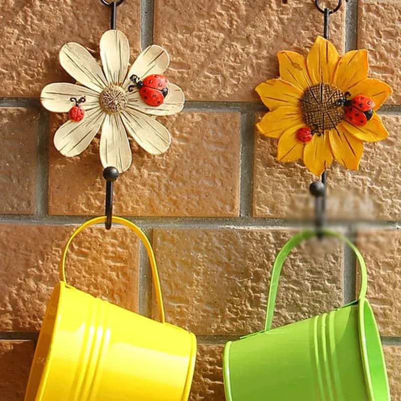 2pcs Creative Flower Shape Wall Hook Hanging Resin Ladybug Wall Decor Hook Hanger Cap Room Decor Show Wall Bag Keys Sticky Holde