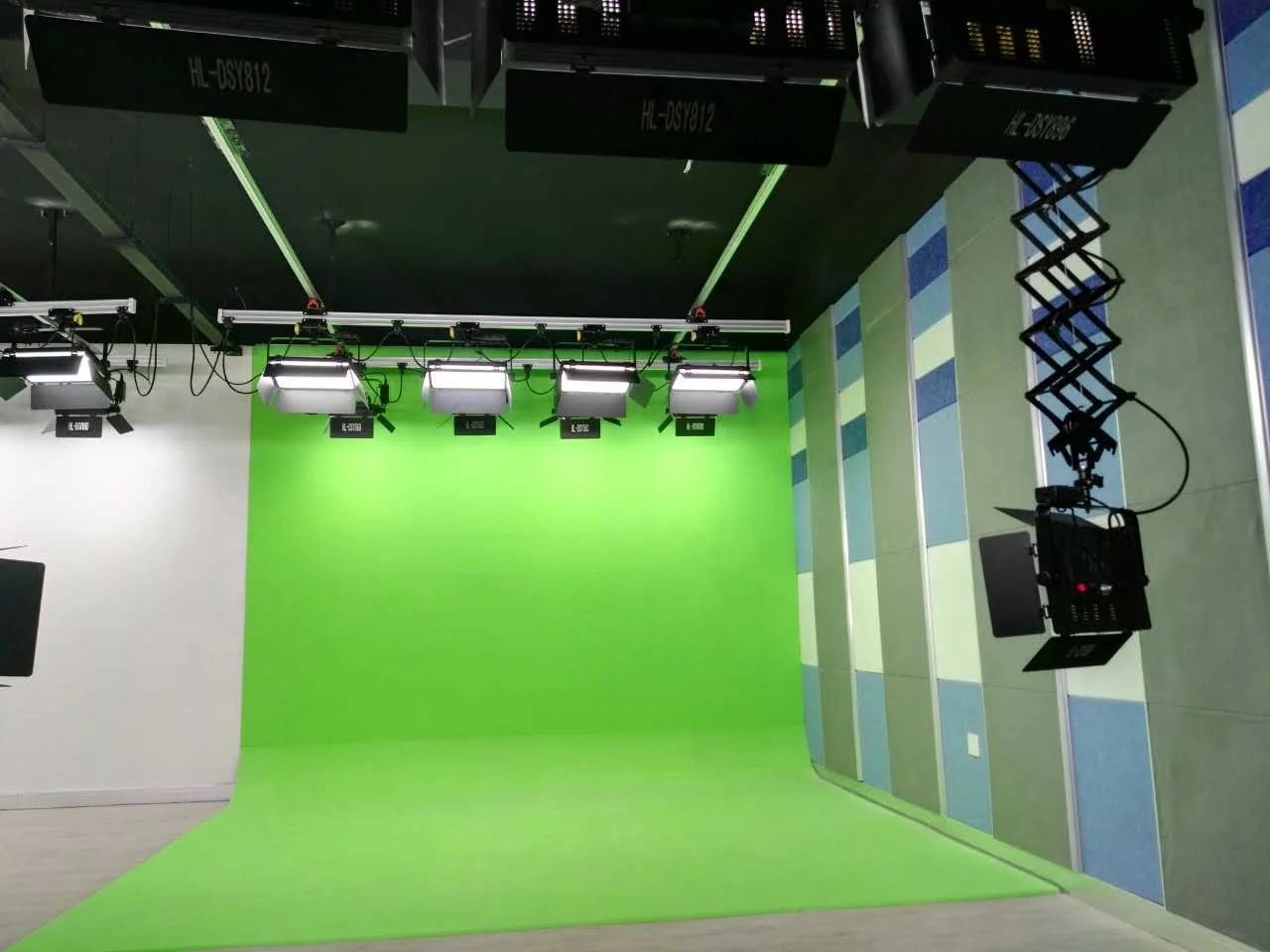 Customized Size Green Chroma Key No-Paint Splicing Module Virtual Studio Shooting Background Backdrop Screen Color Box for Film