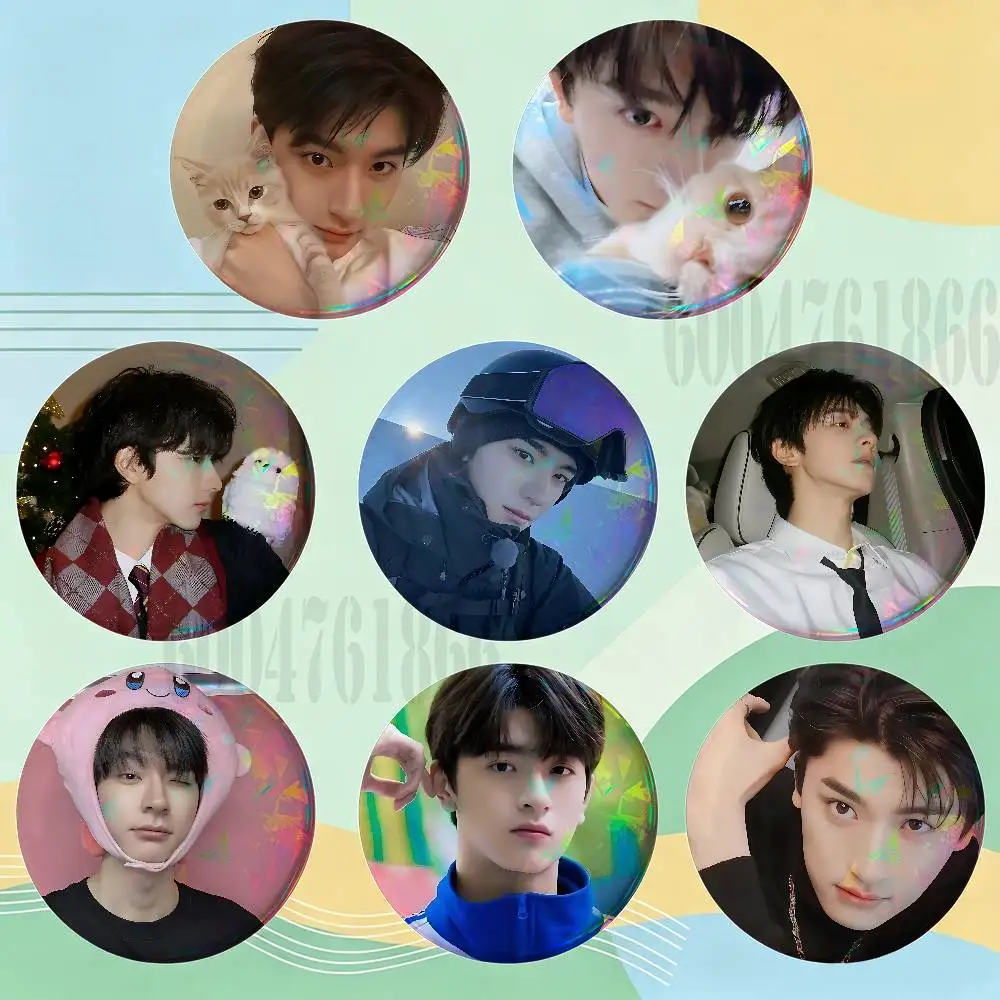 Lin Yi Badges 25 32 44 58 75 mm Round Customizable Wholesale Fan goods Self-made fan freebies