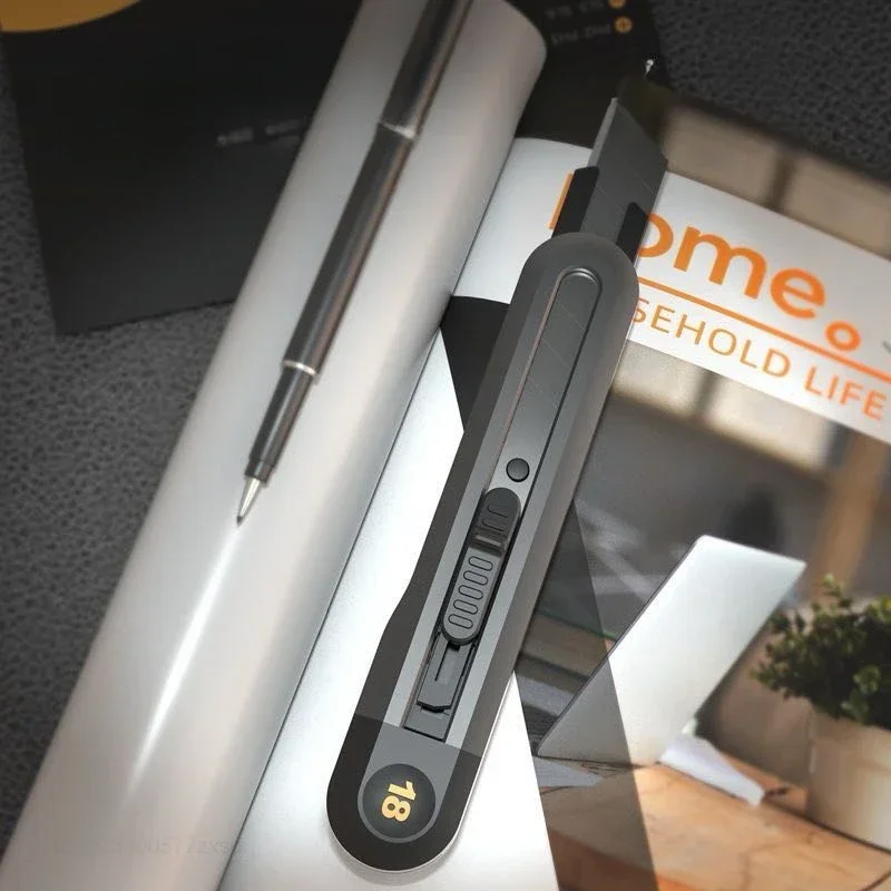 Deli 9/18 мм выдвижной универсальный нож Т-образный отскок фрезы для коробок лезвия из высокоуглеродистой стали автоматический замок для офиса и дома