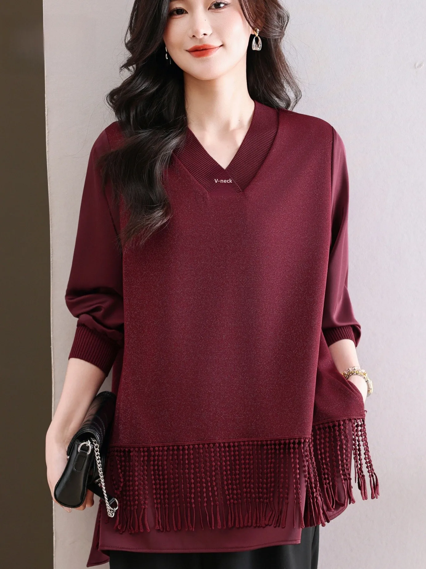

Spring Autumn Loose Knitted V-Ne Tassel Sweater for Middle-Aged Women Faionable Base Layer Top Comfortable Casual Wear