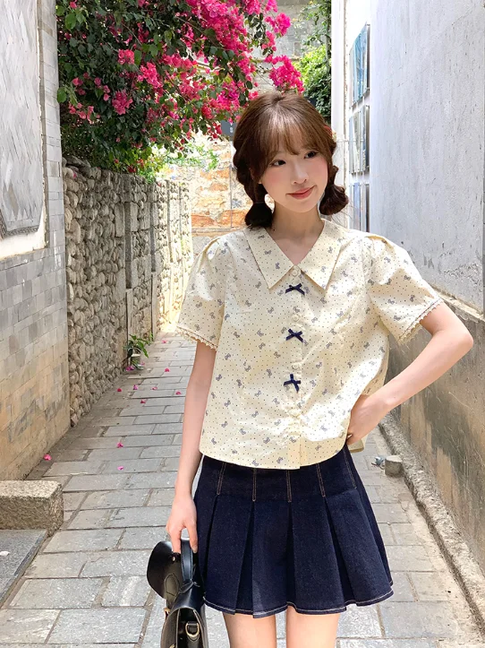 

College Style Doll Collar Print Single-breasted Multi-button Bow-decorated Short-sleeved Shirt