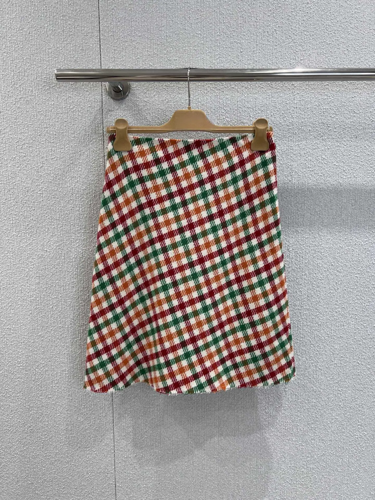 

Новая женская винтажная шерстяная юбка миди в клетку 2026 года: стильная, прямая, облегающая, модная, для уличного стиля