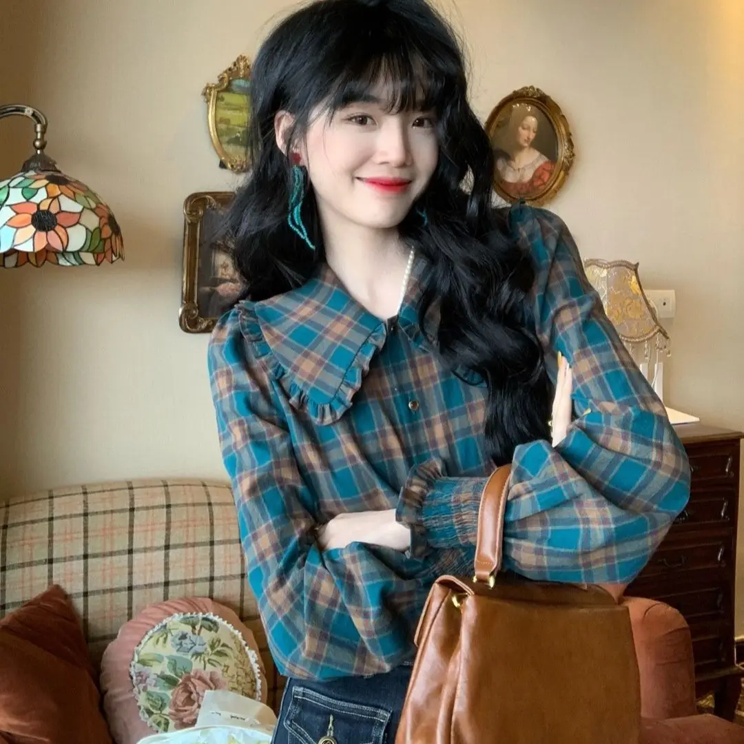 Doll Plaid Shirt Fashionable Versatile Jacket New Retro Design Shirt Loose and Slimming Long Sleeved Top Shirt for Reducing Age