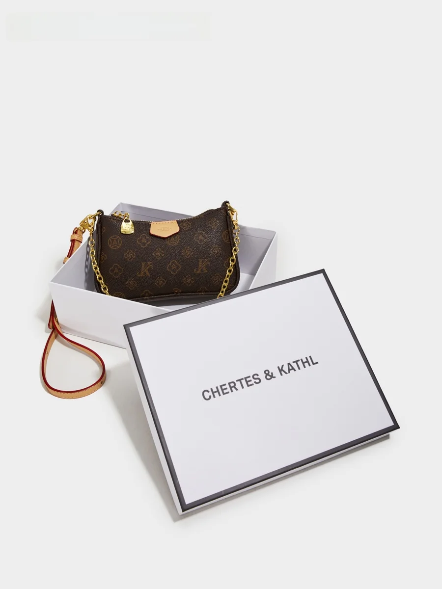 حقيبة تحت الإبط نسائية فاخرة من Chertes&Kathl بنمط ماهجونج على شكل زهور حقيبة كروس صغيرة عتيقة طراز غير رسمي مادة PVC ناعمة