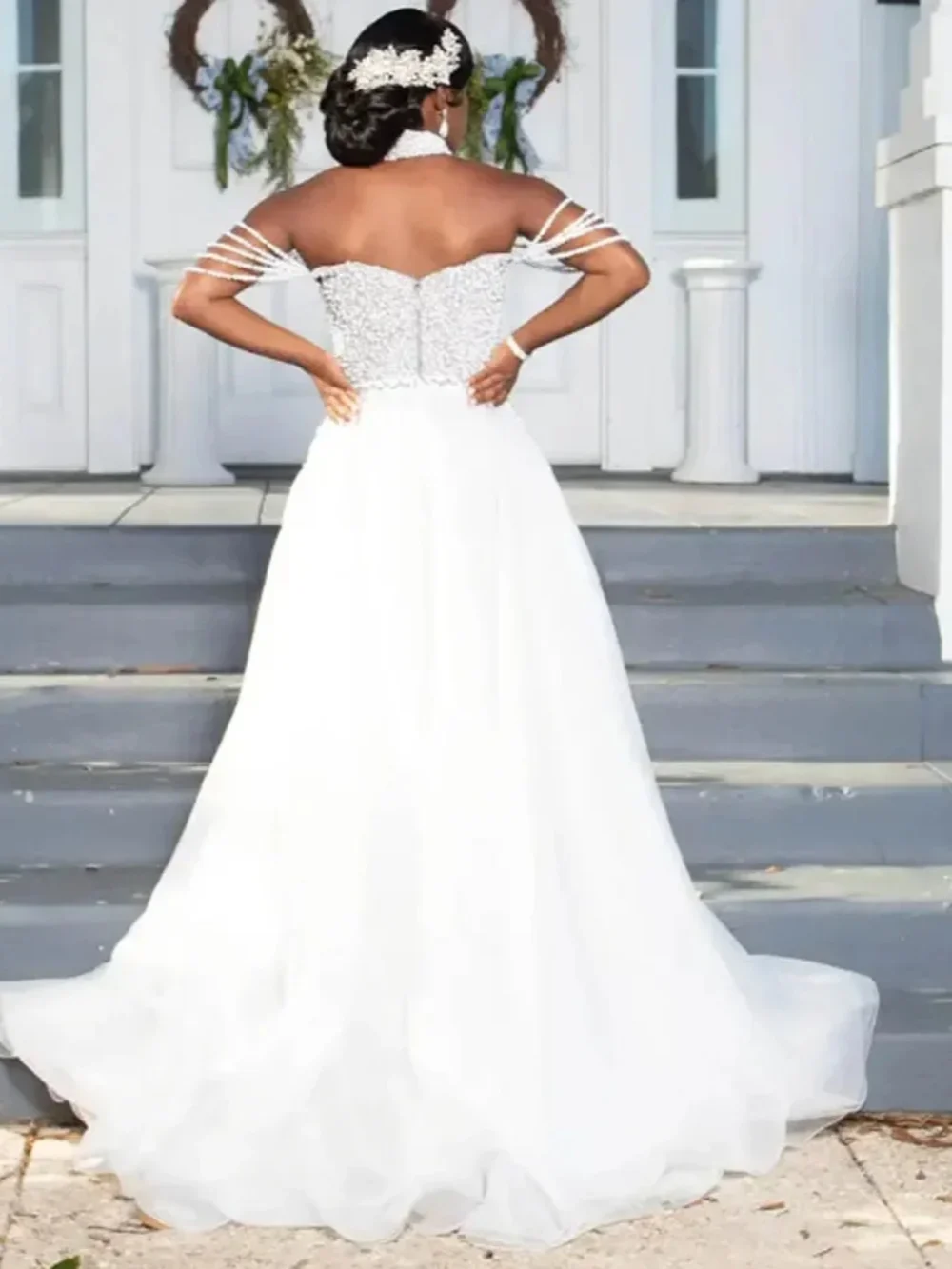 ชุดแต่งงานนางเงือกที่มีเสน่ห์ ประดับด้วยไข่มุกและเลื่อม ชุดเจ้าสาวแบบไร้สาย ดีไซน์หรูหรา ผ่าสูง ยาวกรอมพื้น สามารถสั่งตัดได้