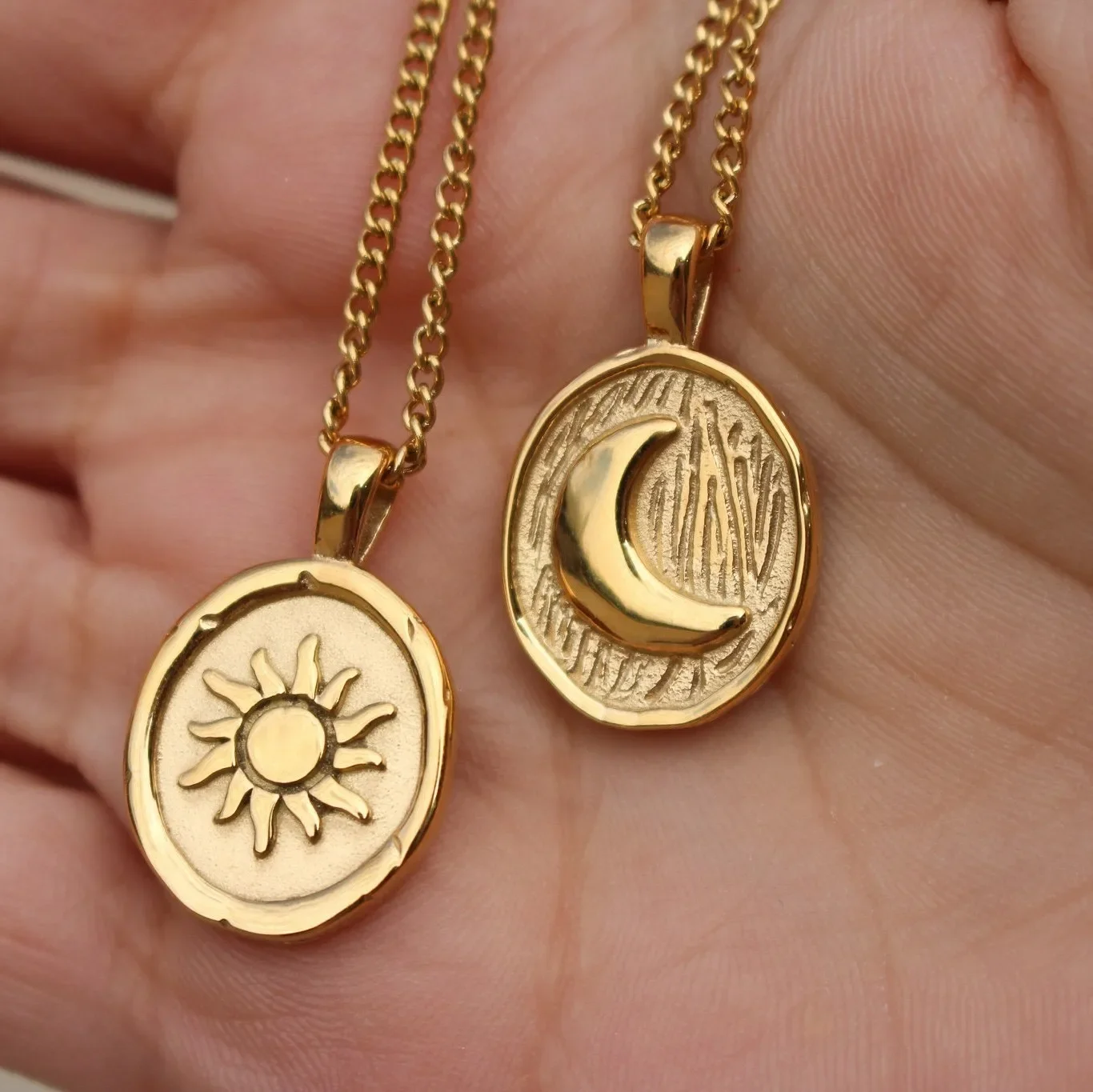 Retro Waterproof Stainless Steel Sun Moon Oval Pendant Necklace for Women Trendy 18K Gold Plated Striped Necklaces Charm Jewelry