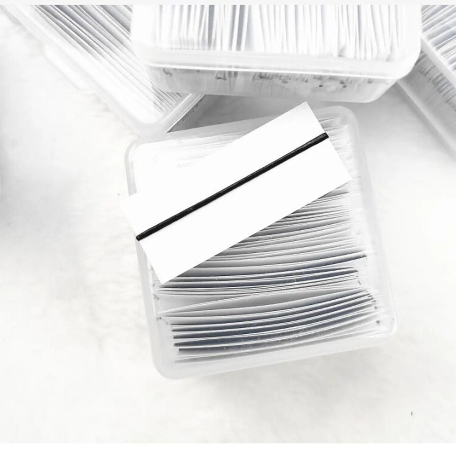 자가 접착 속눈썹 스트립 블랙 40팩 재사용 가능한 속눈썹 증강제 글루 프리 소프트 스트립 (화장품 및 뷰티 살롱용)