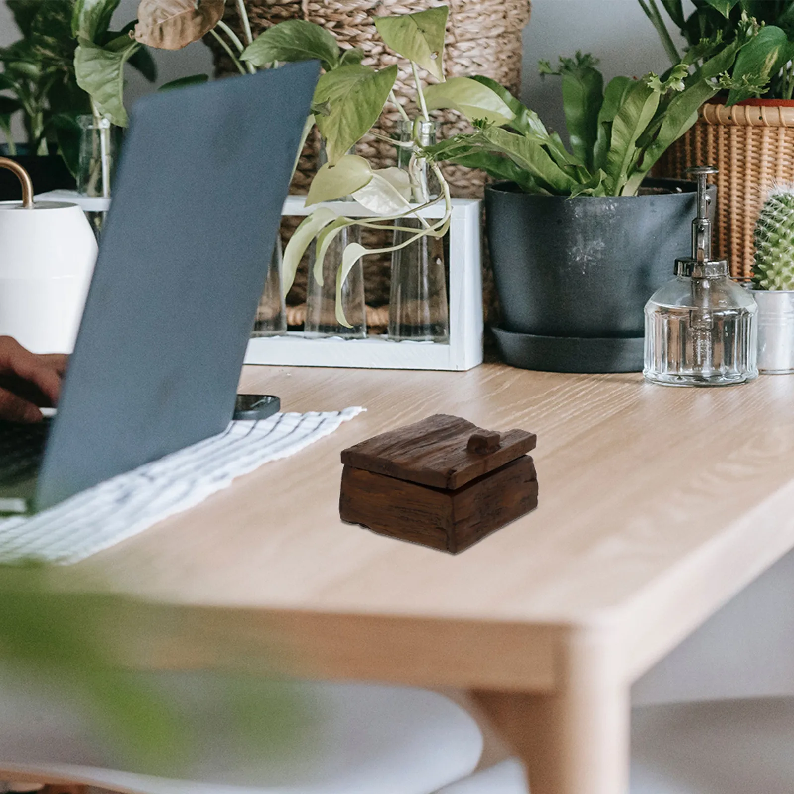 

Винтажная деревянная шкатулка для украшений, настольный органайзер для хранения ожерелий, браслетов и мелочей, декор для дома, ретро-коробка для рабочего стола, коричневая, 1 шт.