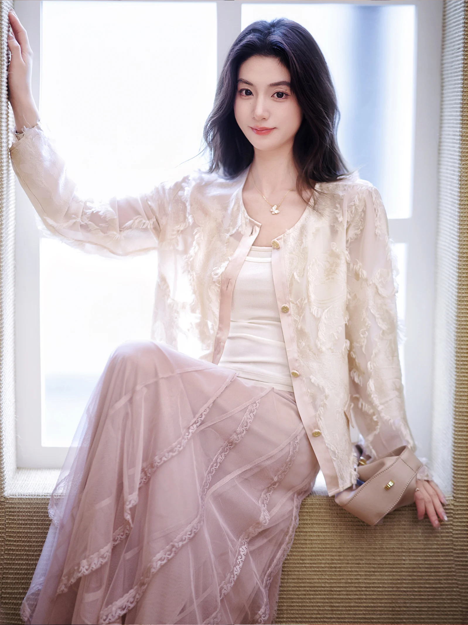 

Женский кардиган ZhaodaXi из белого шелка с магнолиевым узором, легкий, элегантный, мягкий, на пуговицах, с длинным рукавом, круглым вырезом, стандартный размер L