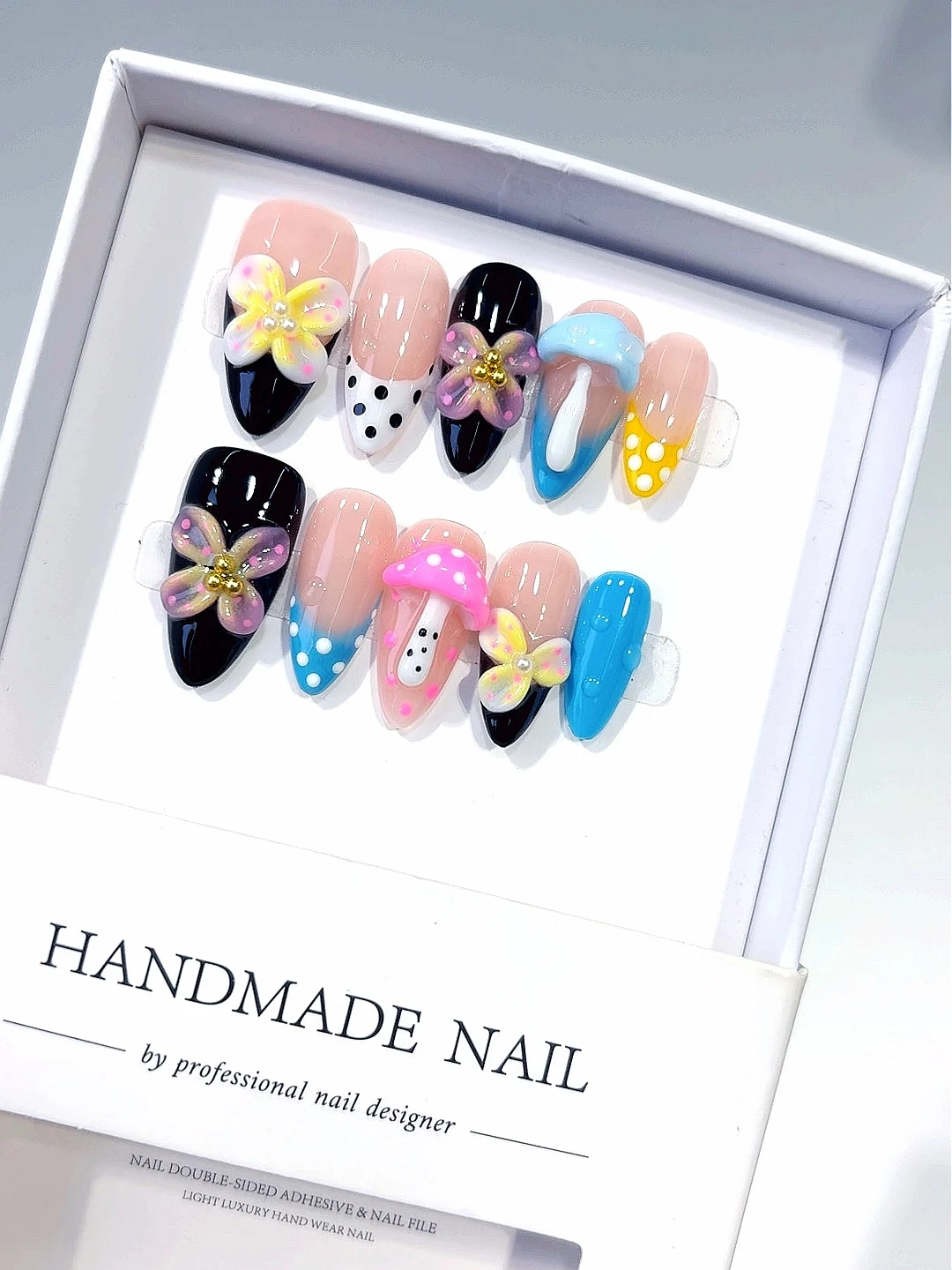 Пресс для красочных грибов и цветов миндаля на ногтях (D583)