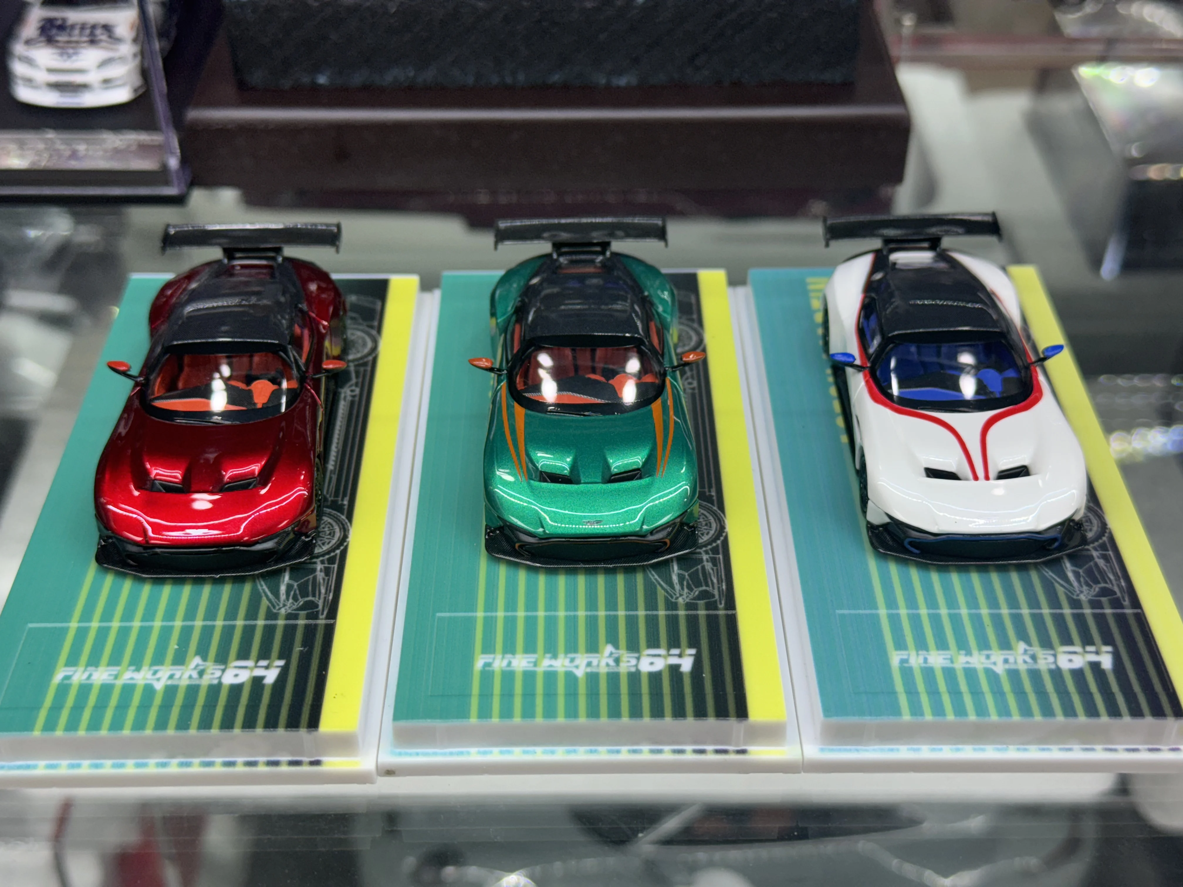 

1:64 Fine Works Fw Aston Martin Vulcan, Alloy Iron Bottom Open Cover Model