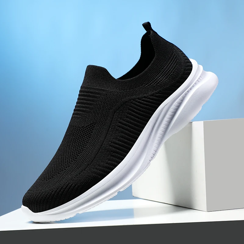 Male Sneakers Casual Fashion New Couple Light and Breathable Walking Sports Men\'s and Women\'s Lazy Shoes Tenis Walking Shoes