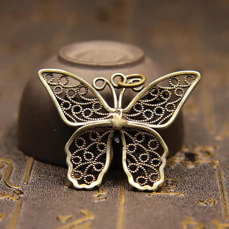 Antique Brass Hollow Butterfly Keychain Pendants Trinket Accessories Pure Copper Animal Charm Car Key Chains Bag Hanging Jewelry