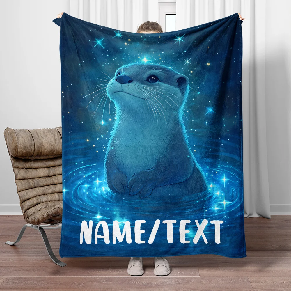 Personalisierte blaue verträumte Otter-Flanelldecke mit individuellem Namen, weicher Überwurf mit skurriler Sternenhimmel-Design für Sofa, Bett, Reisen, Camping