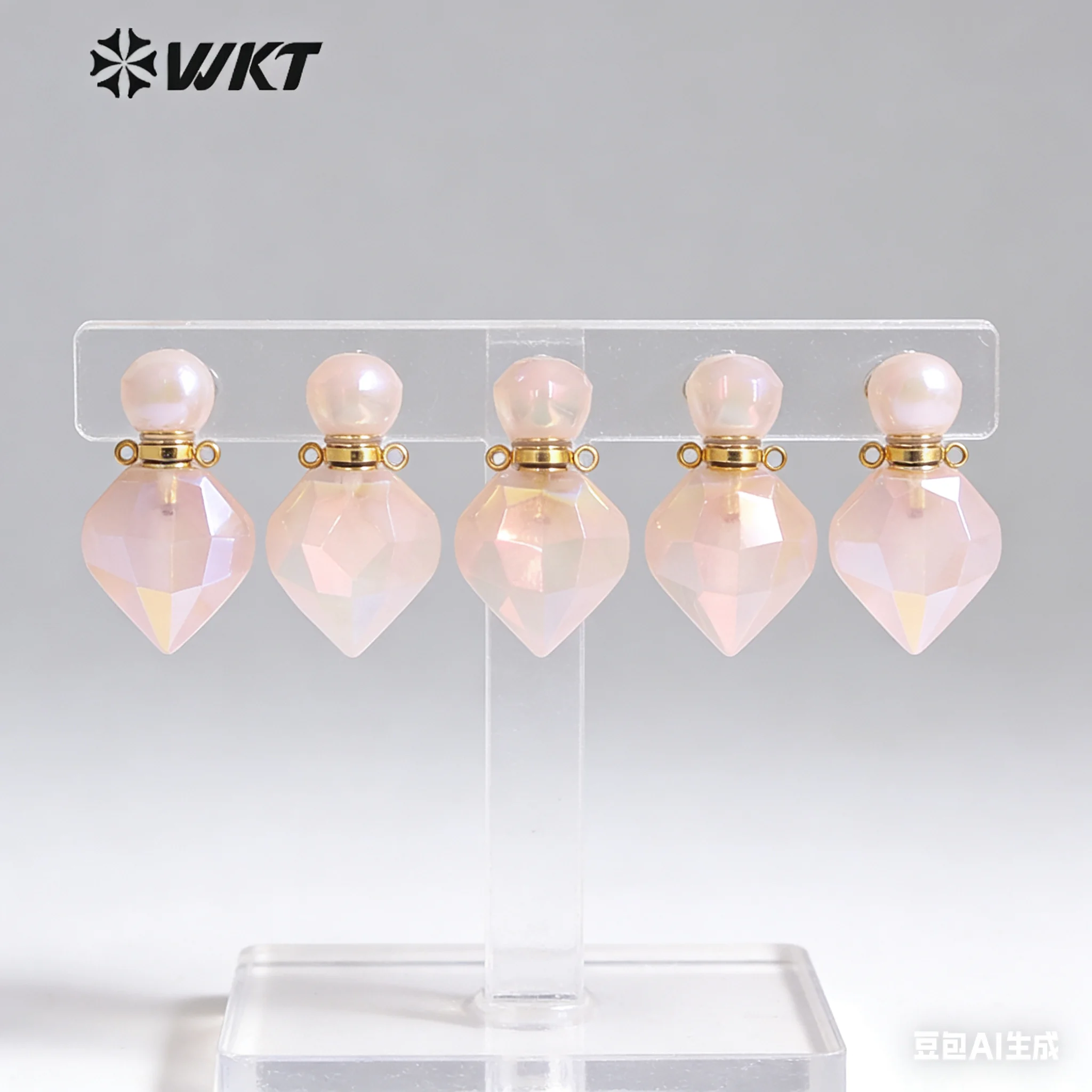 WT-P1712 Beautiful  quartz perfume bottle jewelry pendant with essential oil easy to carry necklace jewelry accessories