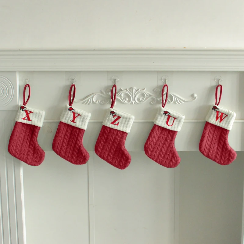 Grün/Rote Weihnachtsstrümpfe, gestrickte Weihnachtssocken 2026, Weihnachtsfeier-Dekoration, A-Z Buchstaben-Stricksocken, Navidad Neujahr 2027 – Detail 9