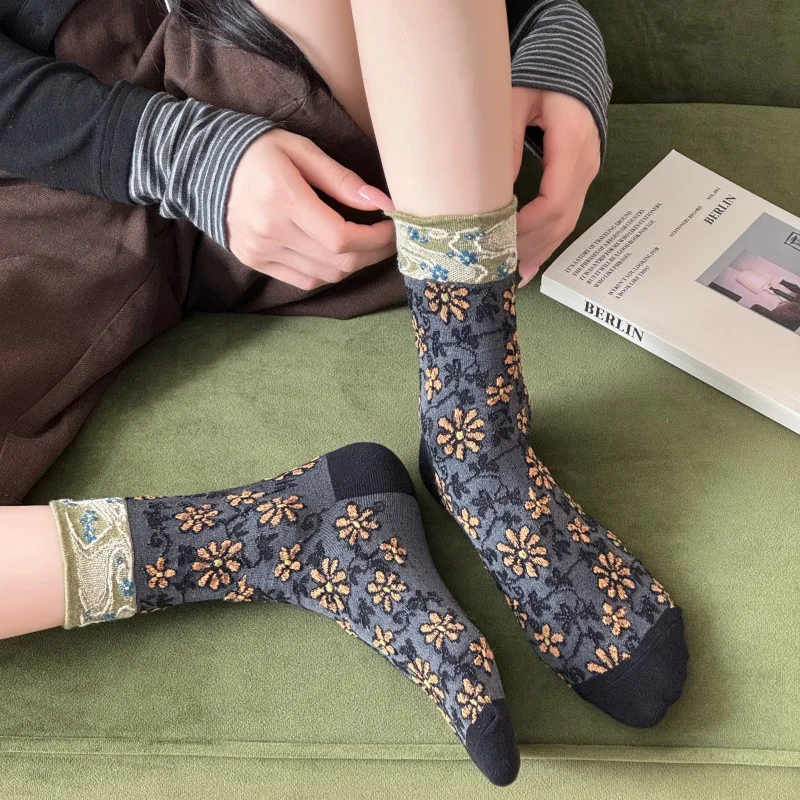 النقش الأزهار الجوارب النساء الكورية Harajuku الرجعية الشارع الشهير الجوارب الطويلة الخريف والشتاء اليابانية العرقية الأوسط جوارب أنبوبية