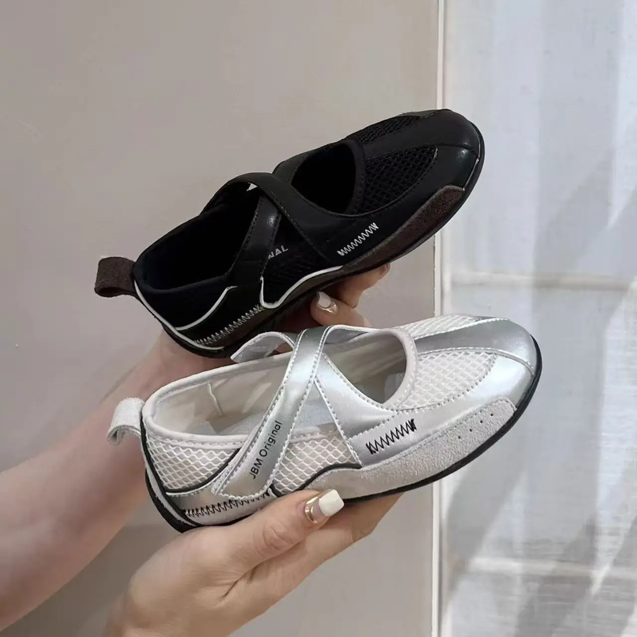 

Little Girls Ballet Sneakers 2026 New Summer Kids Casual Barefoot Sneakers Soft Sole Comfort Versatile Chic School Outdoor Play