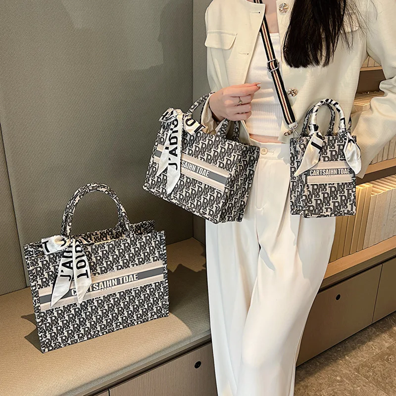 

2025 Women's New Trendy Structured Canvas Tote - Large Capacity Stylish Shopping Travel Essentials for Ladies