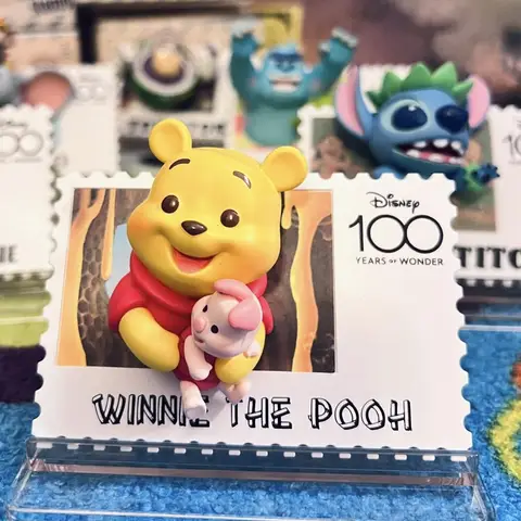 Disney 100 år vintage stämpelserie Musse Pigg Stitch Dumbo Nalle Puh Buzz Lightyear Monster Inc Sullivan Actionfigurer Leksaker 10 best sales Disney 100 år - №3