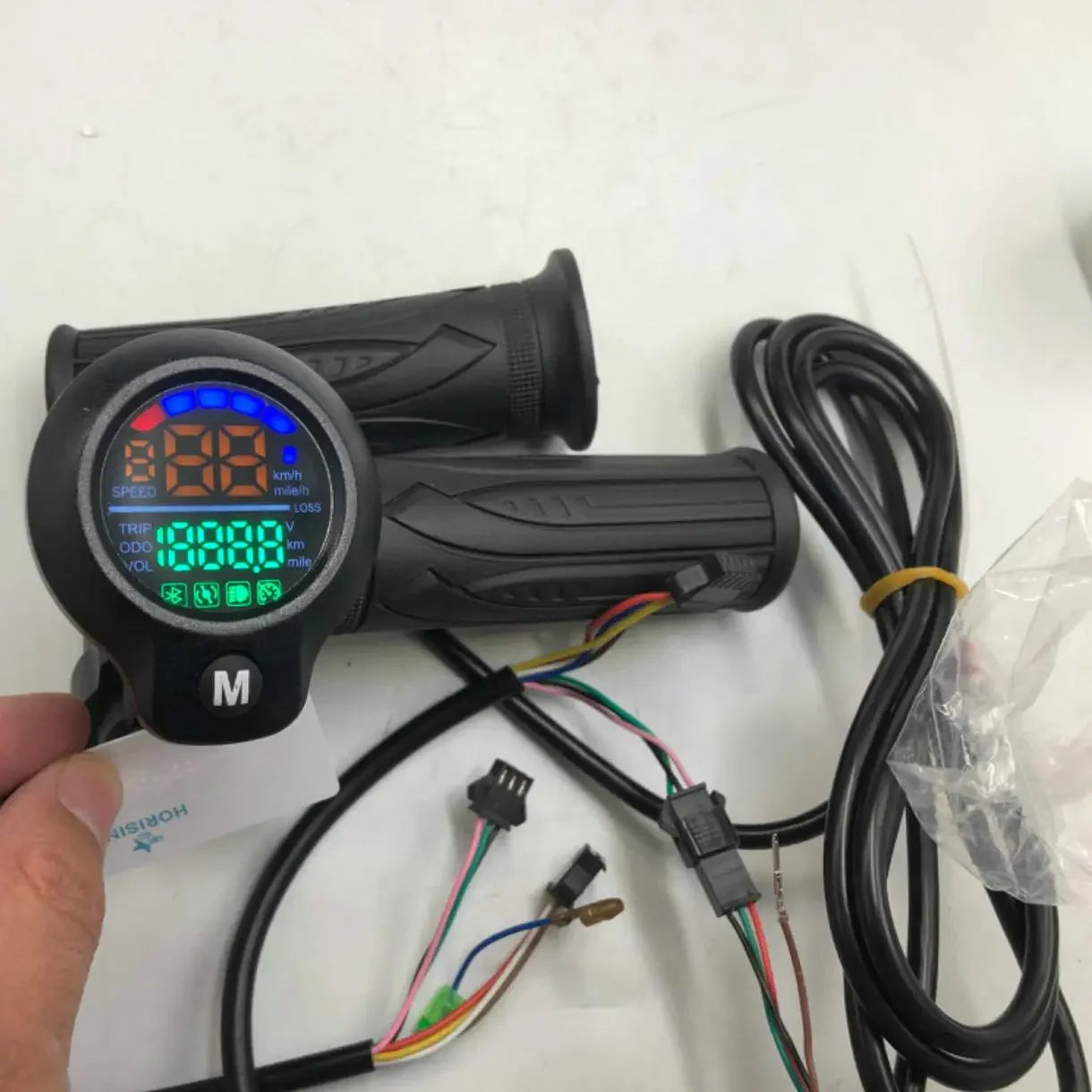 Nice Electric Vehicle Throttle Handle with IC Induction Power Switch Speed Mileage Display Scooter Governor EBIKE ACCELERATOR