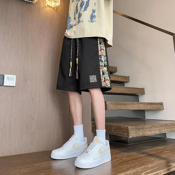 Short taille haute élastique pour homme avec broderie géométrique de dessin animé, pantalon droit au genou, poches de proximité, style preppy, short d'été