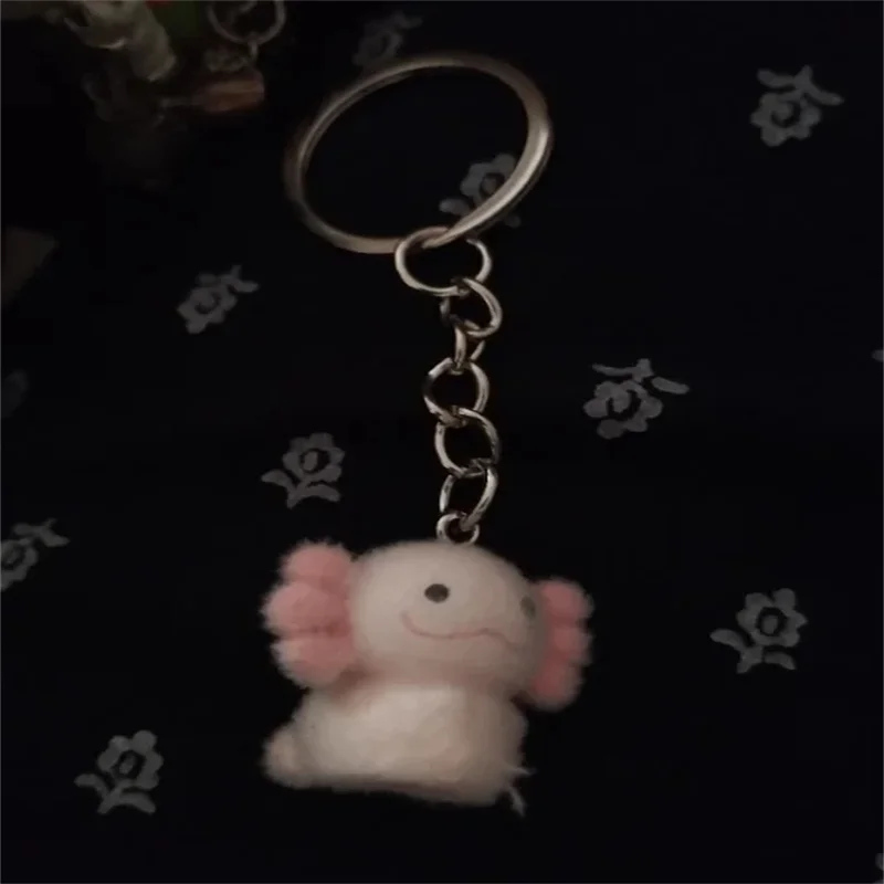 Śliczny flokowany brelok do kluczy 3D Axolotl Flokowany różowy axolotl Para Telefon komórkowy Brelok do kluczy samochodowych Słuchawki Plecak Charms Bag Decor — zdjęcie 4
