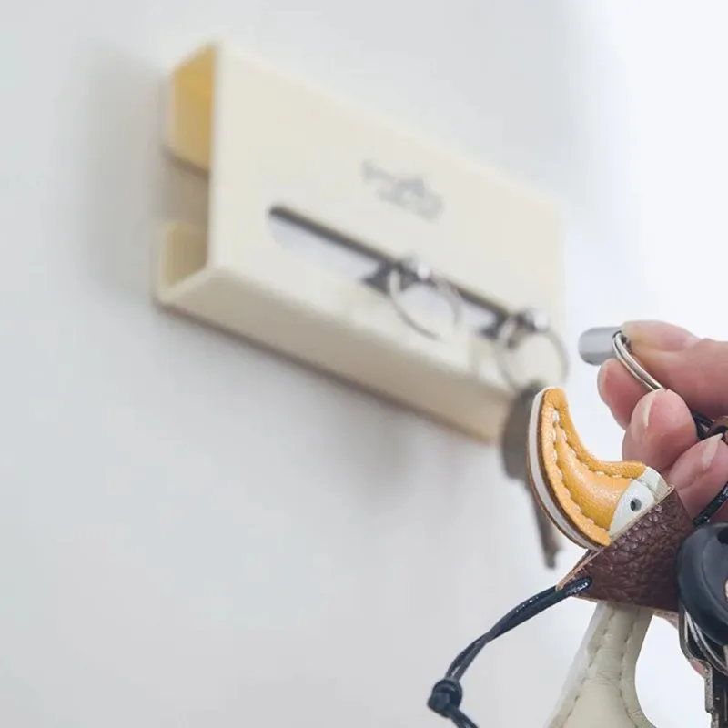 Acrylic Wall Mounted Key Holder with 3 Metal Key Rings, Nordic Simple Design Key Organizer Rack for Entryway & Hallway