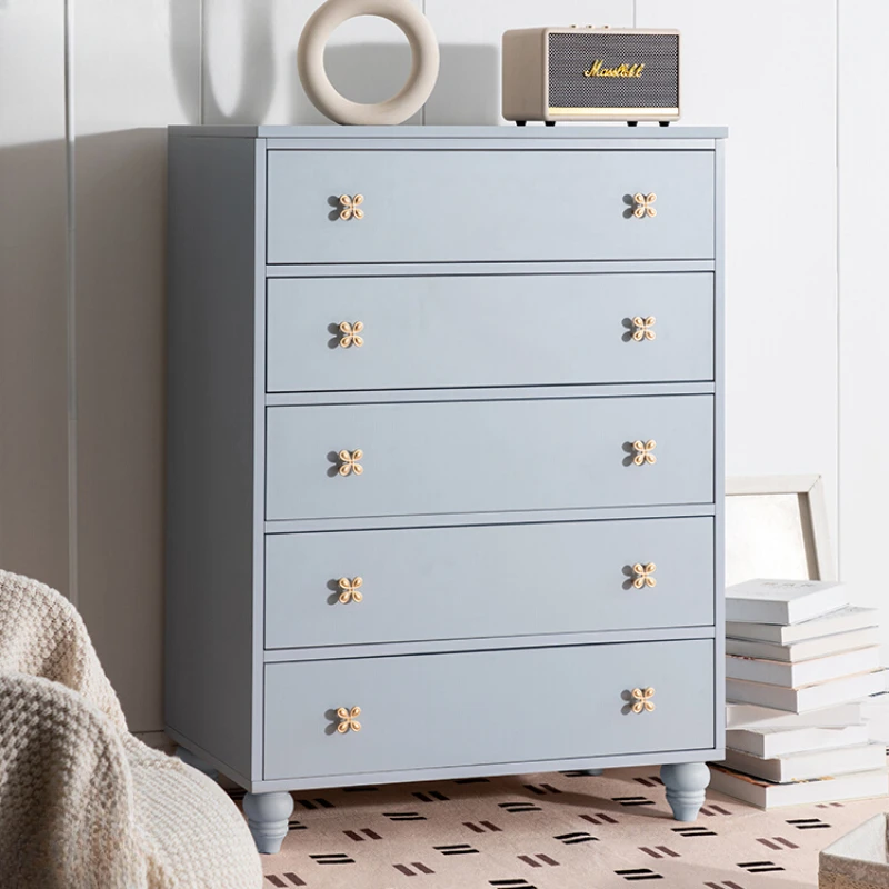 The chest of drawers leans against the wall, the cream wind is placed