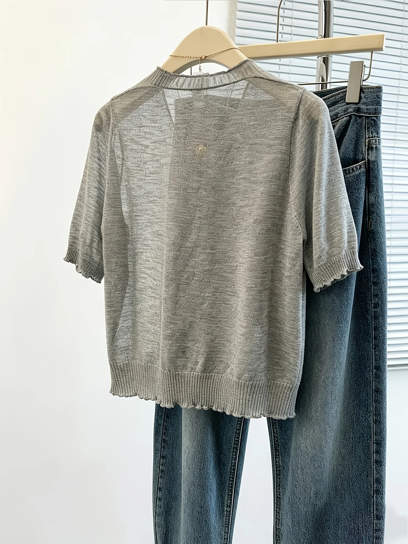 Four-Season Thin Short-Sleeve Sun Protection & Air-Conditioning Cardigan, Solid Color Minimalist V-Neck Ruffled Cropped Knit Ope