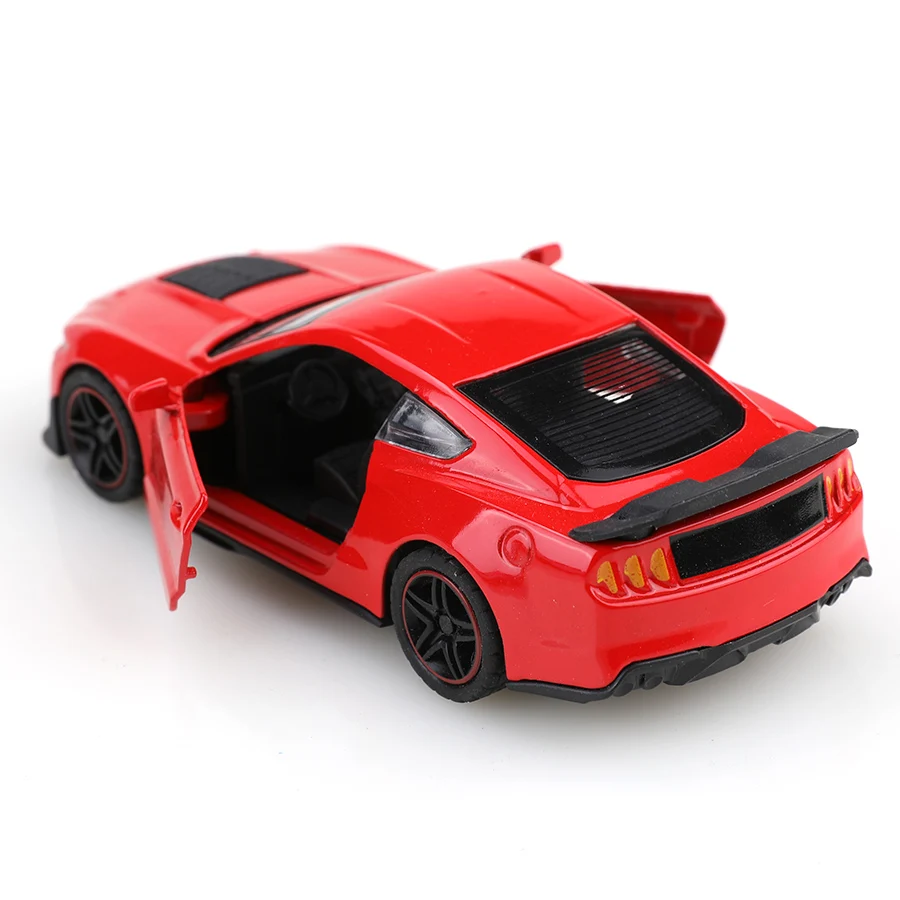 Modelo de coche de aleación de metal, coche de juguete de simulación de retroceso con puertas abiertas, adecuado como regalo para niños, decoración de coches de carreras.