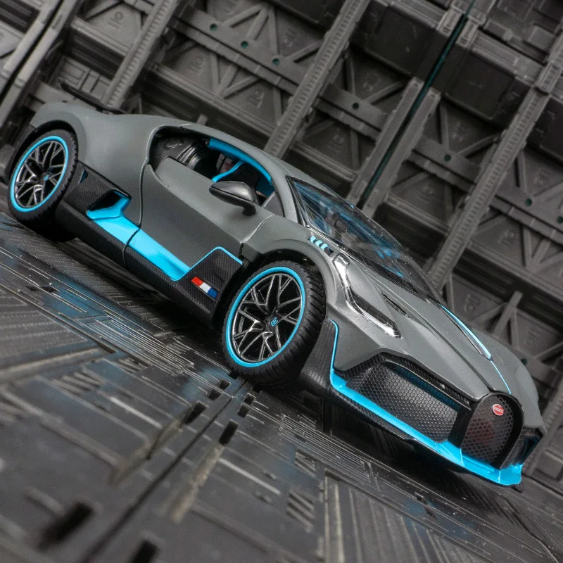 Растар 1:24 Bugatti divo модель автомобиля из сплава, коллекция украшений, статическое рулевое управление, гоночная игрушка суперкара, двери и капот можно открыть Растар 1:24 Bugatti divo модель автомобиля из сплава, коллекция украшений, статическое рулевое управление, гоночная игрушка суперкара, двери и капот можно открыть