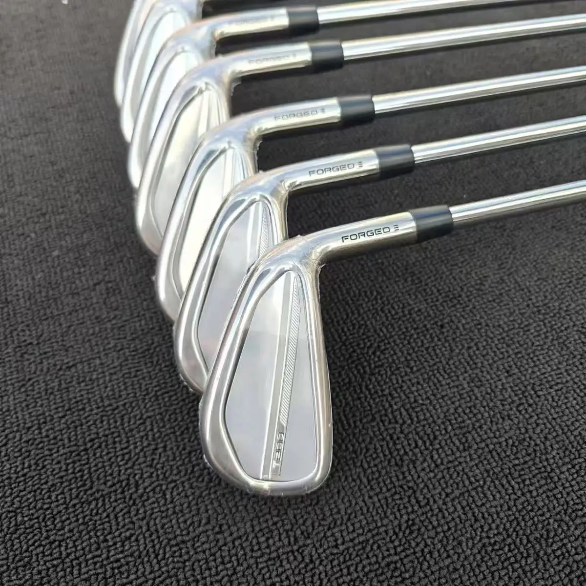 2025 نادي الجولف فضي T200 مجموعة مكاوي الجولف (4-9P48) R/s عمود مرن من الفولاذ/الجرافيت مع غطاء علوي #4