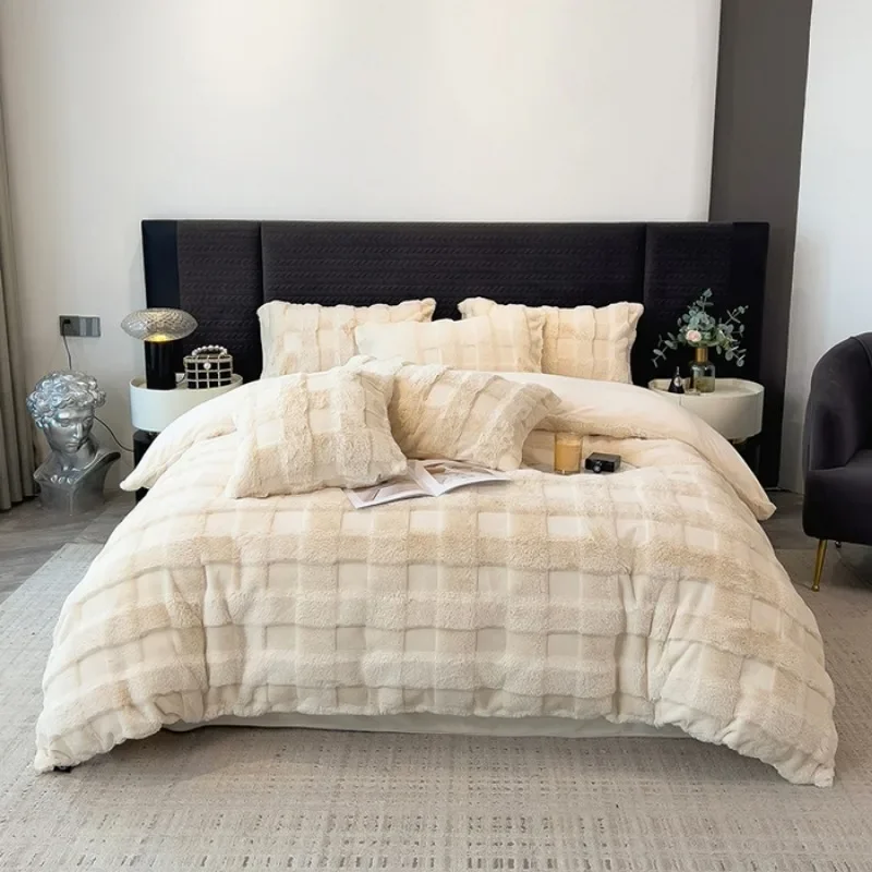 2024 zima nowy klasa A dla matki i dziecka grawerowany zagęszczony ciepły pluszowy królik prześcieradło w kratę czteroczęściowy zestaw