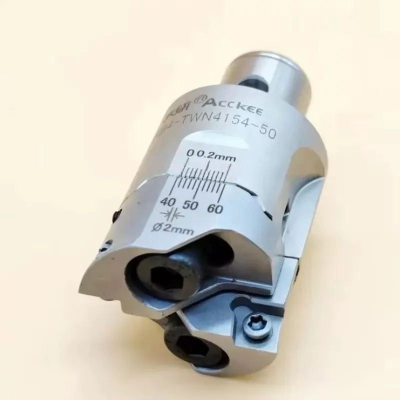 

CKB1-TWN2026-35 /CKB2-TWN2533-38 /CKB3-TWN3242-43 /CKB4-TWN4154-50 Double Edge Rough Boring Head (Excluding blades）1Pcs