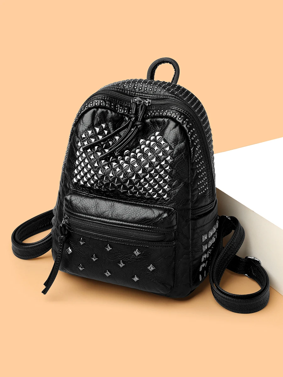 

Trendy Korean Sle Women's Bapa Soft Leather Casual Large Capaci Faion Rivet Waed Punk oulder Bag Daily Use