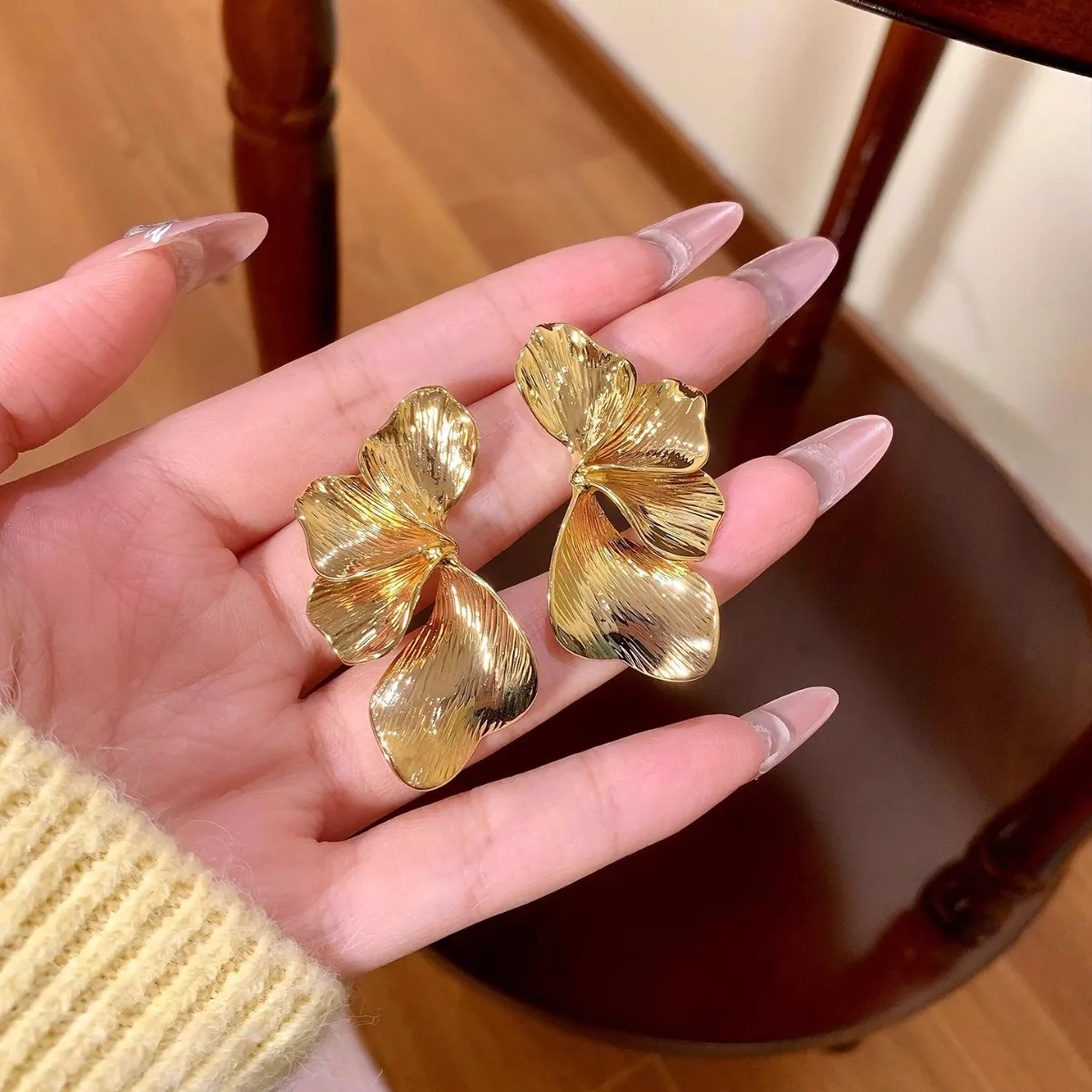 المبالغة الإبداعية غير النظامية الزهور الأقراط الفريدة للنساء الجديدة الراقية نمط الأقراط الجميلة مسمار الاكسسوارات والمجوهرات #5