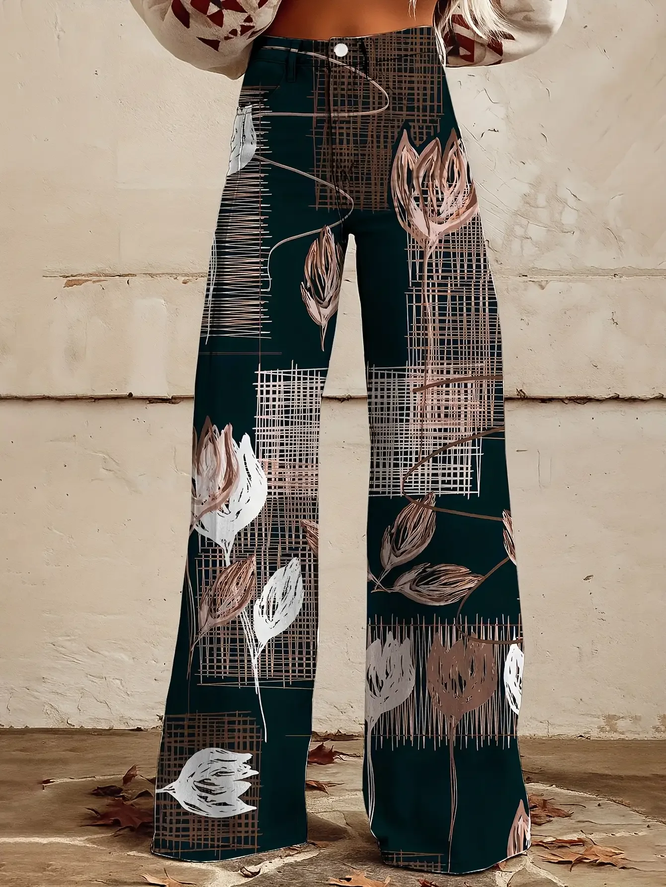  Ladies' casual jeans with colorful western prints and loose wide leg design, Retro leopard print heart