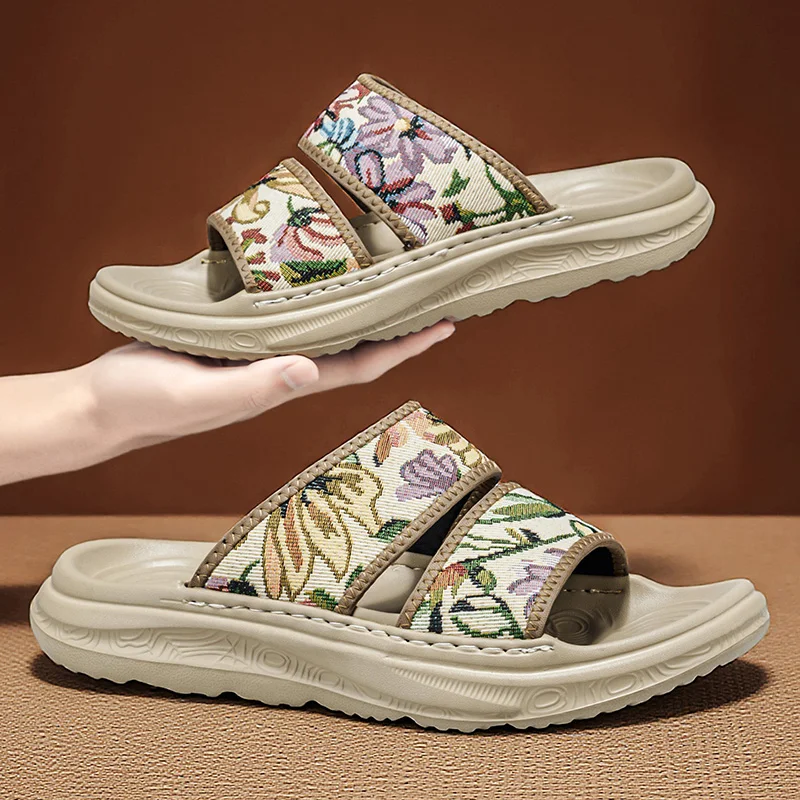 

2026 Autumn New Mens Casual Shoes Outdoor Slippers Soft Bottom Light Male Beach Footwear Home Sandals Tpu White Fashion Sneakers