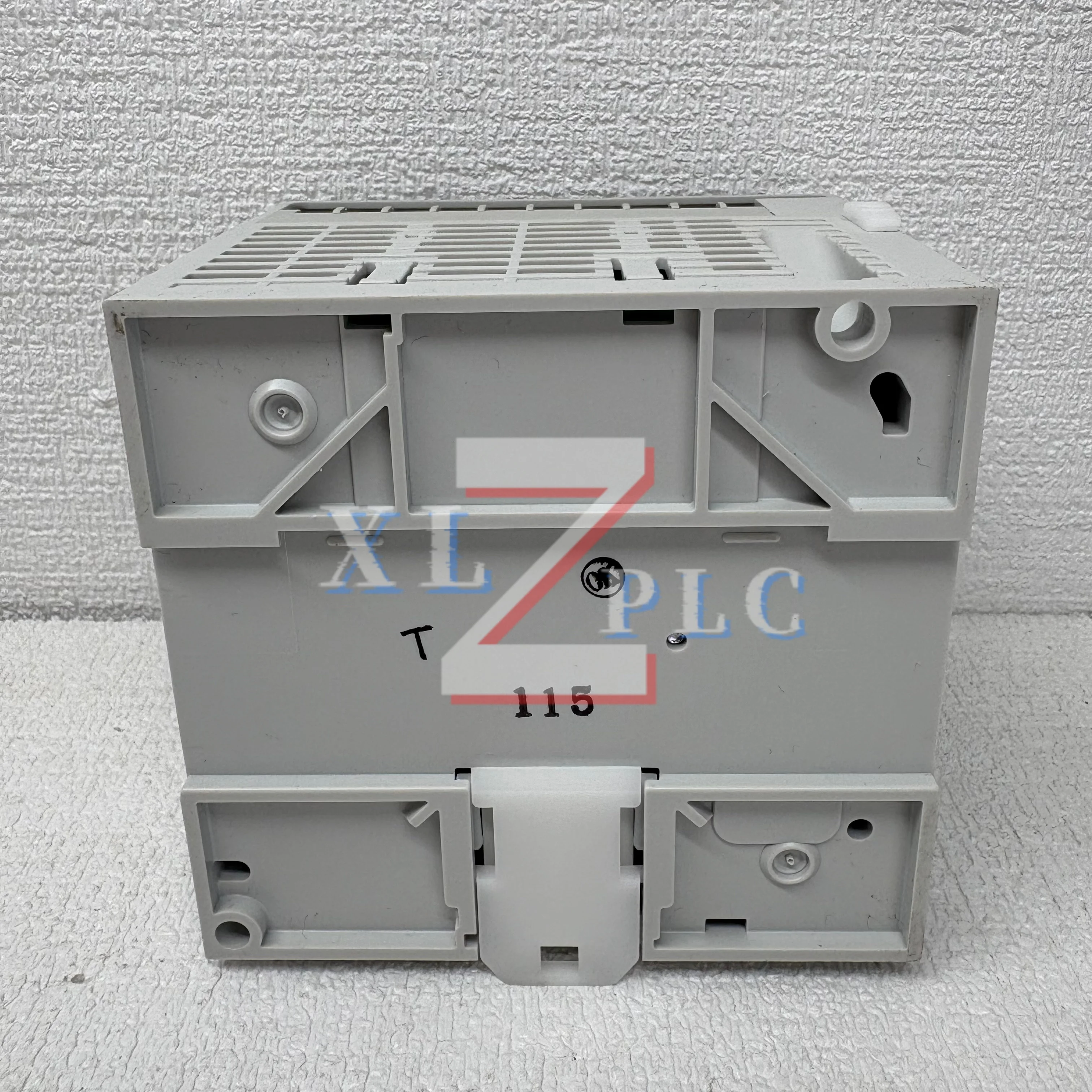 100%  New FX5UJ-24MT/ES FX5UJ-24MT-ES PLC Mainframe