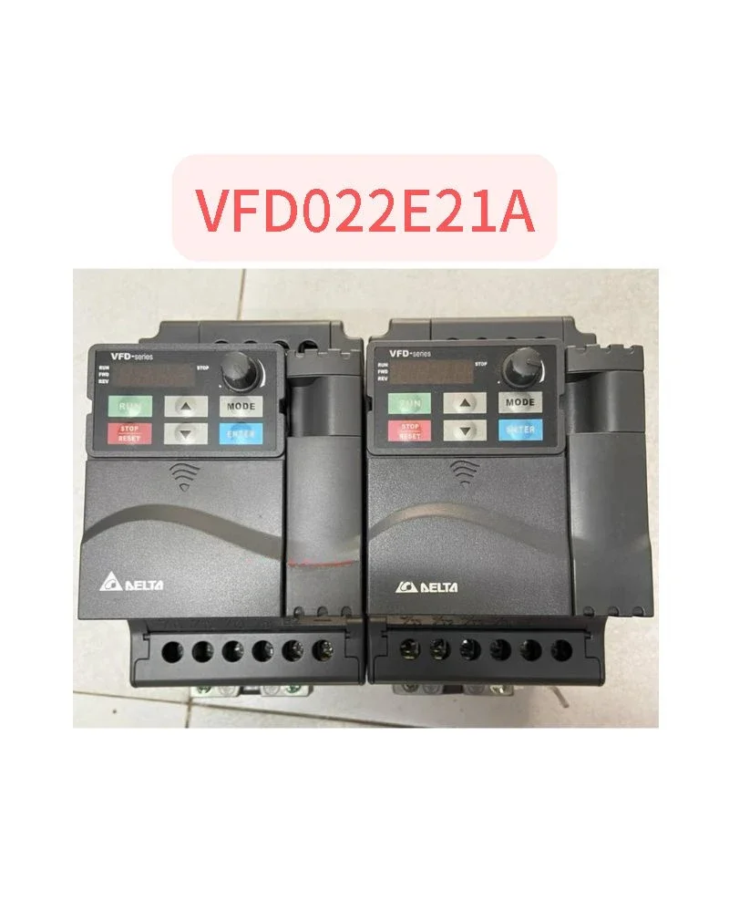 Used frequency converter 2.2kw single phase input VFD022E21A test OK,Spot