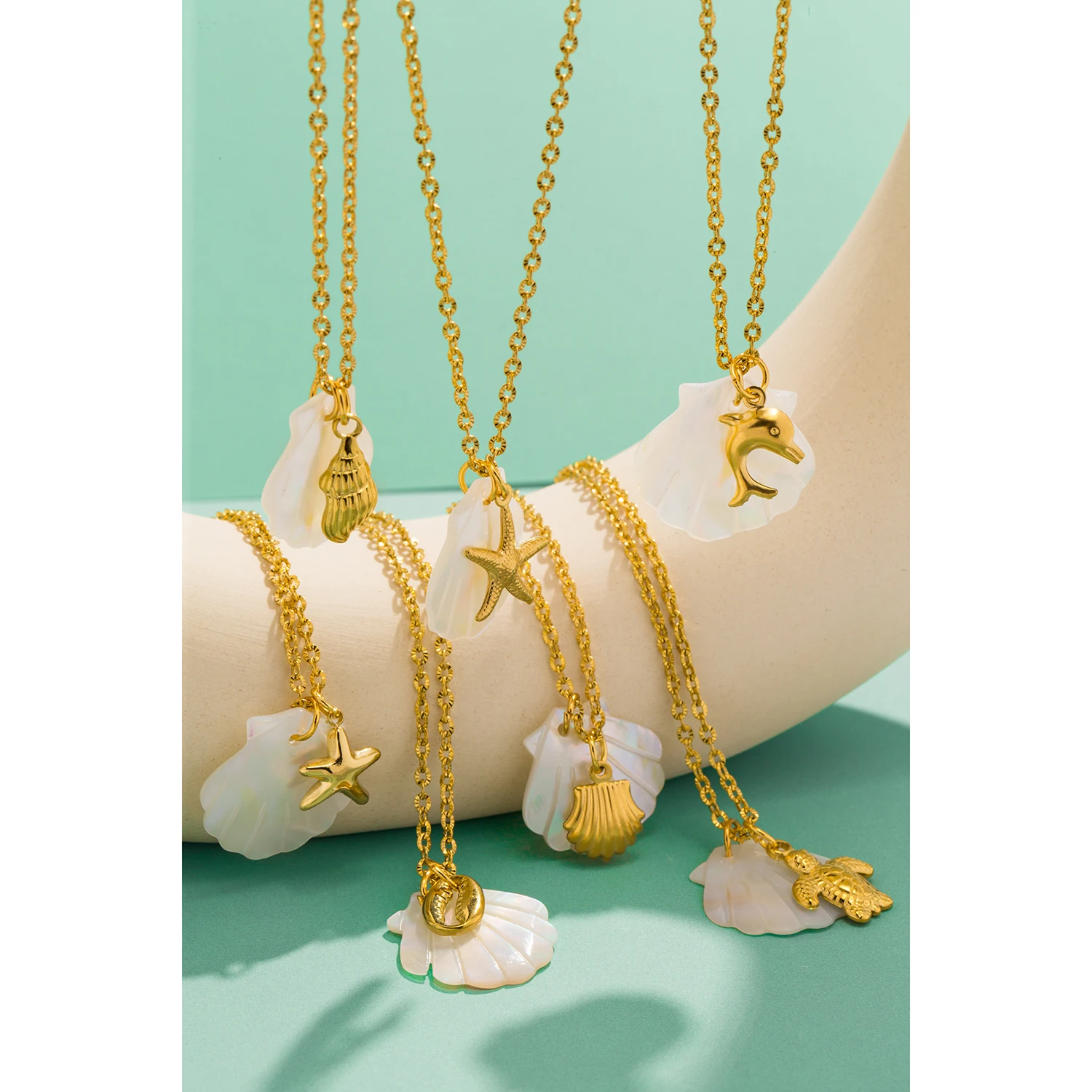 UHBINYCA Shell and Marine Life Pendant To Necklace Ladies, Summer Beach Leisure Style Stainless Steel Jewelry