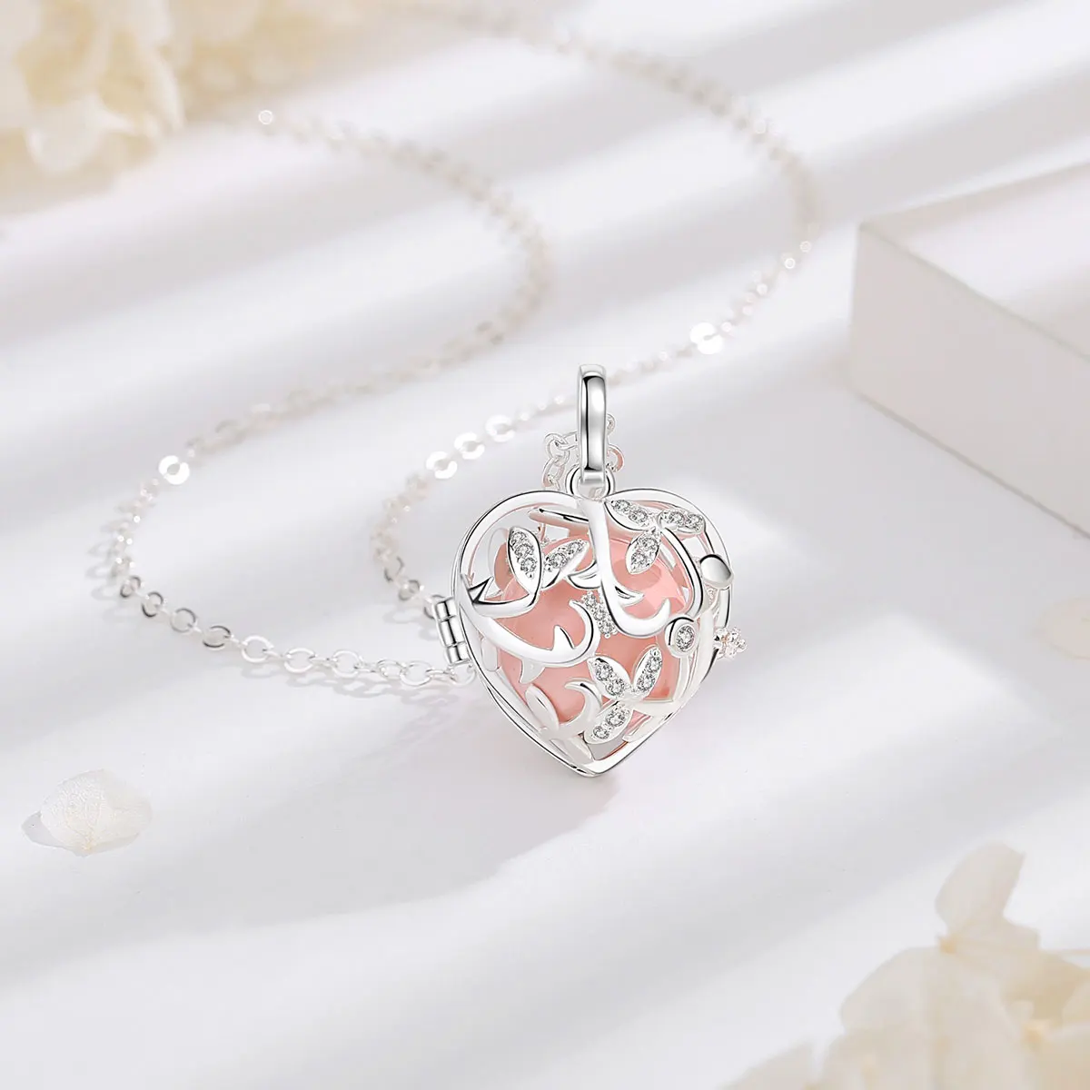 EUDORA 18mm Pregnancy Bola Necklace Angel Caller Harmony Ball Cage Pendant Mix Styles Fashion Maternity Jewelry for Women Gift