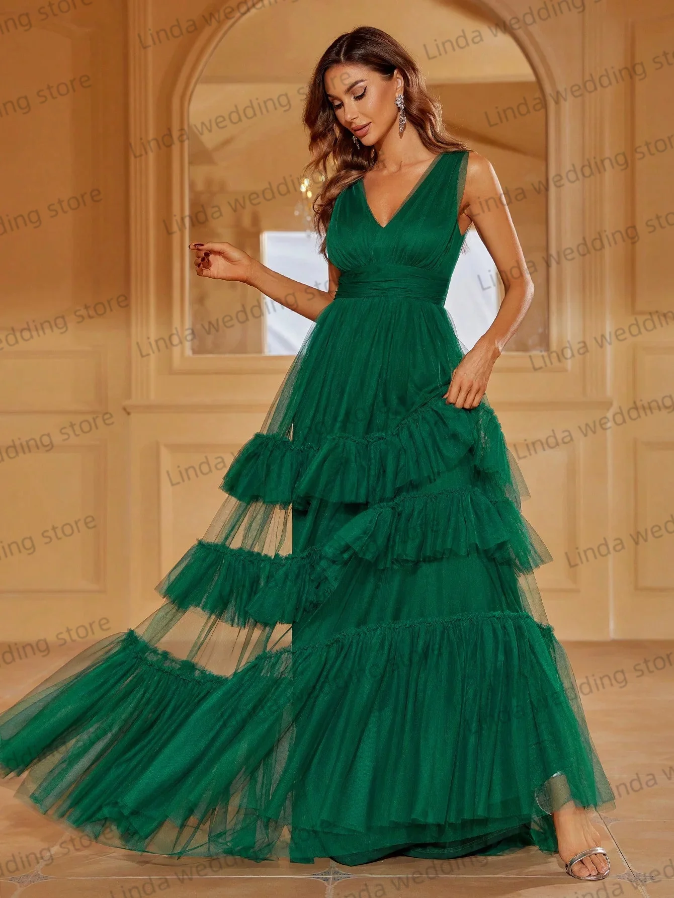 Morden Green Evening Gowns A Line Tulle Sleeveless Prom Dresses Sexy Tiered Pleat Gala Robes Open V Back Girls Wear