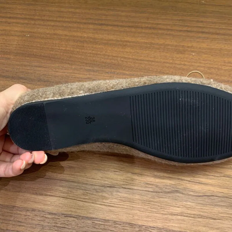 Neue Herbst-Winter-Mode: Pelz-Ballerinas für Damen, warme Slip-On-Schuhe mit runder Zehenpartie, flache Damenschuhe mit Schmetterlingsknoten und Plüschfutter. – Detail 3