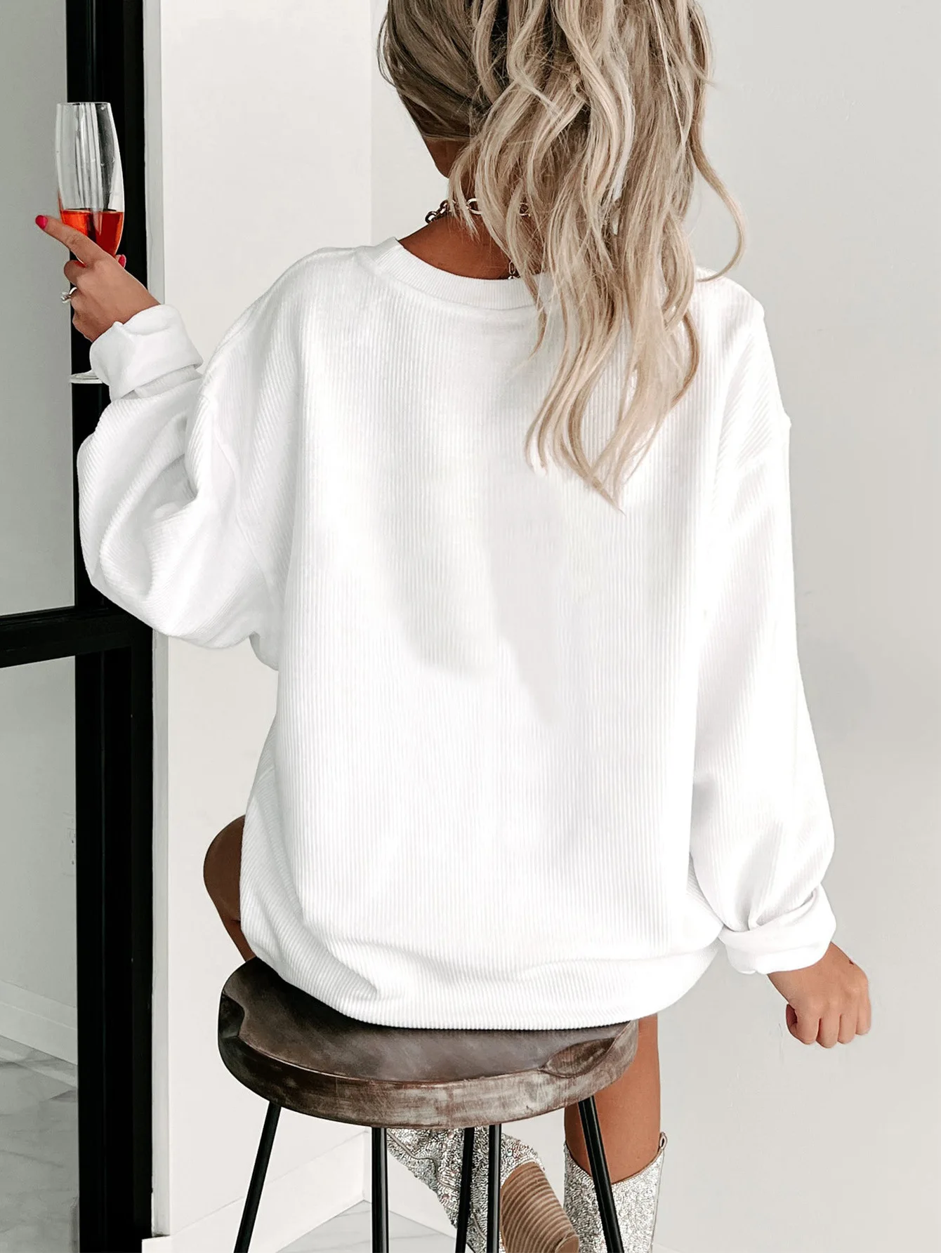 Hoodie Woman Streetwear 2024 Autumn/Winter Fashionable and Versatile Christmas Bead Round Neck Long Sleeve Loose Tops Female